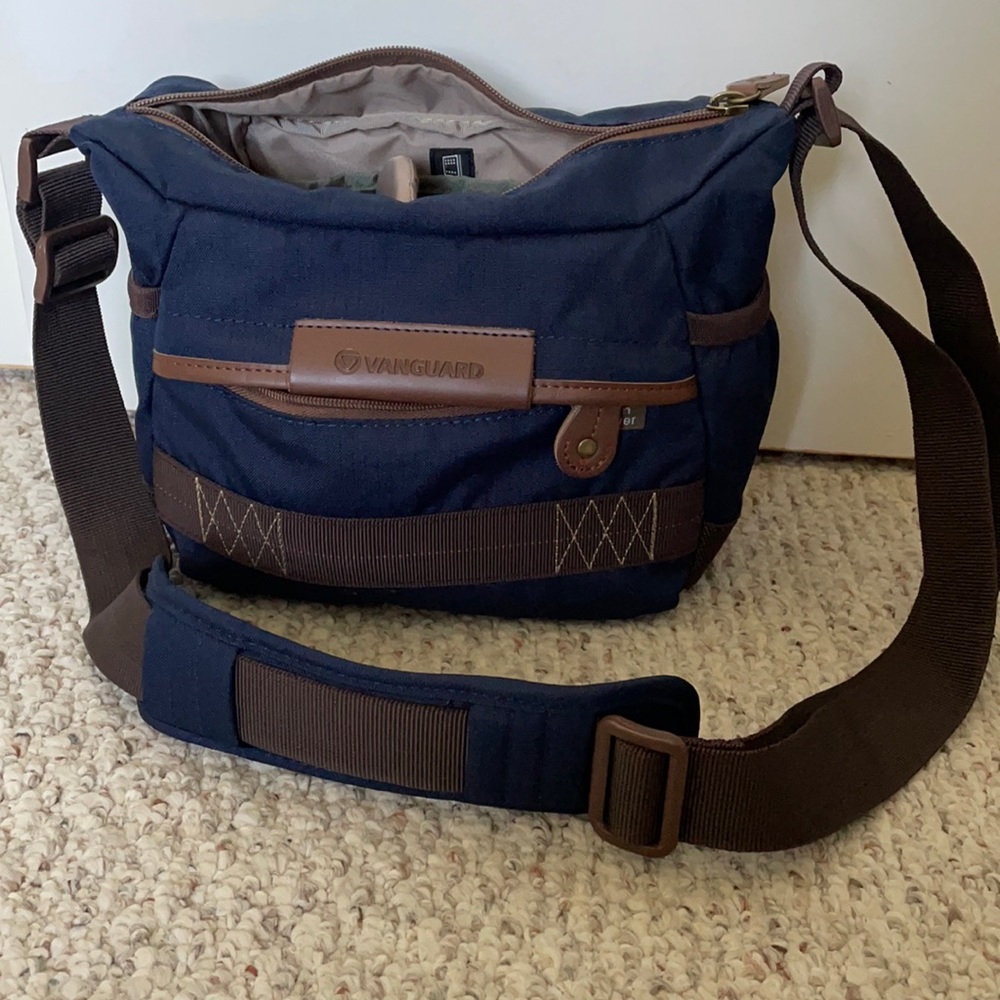 vanguard havana 21 camera bag